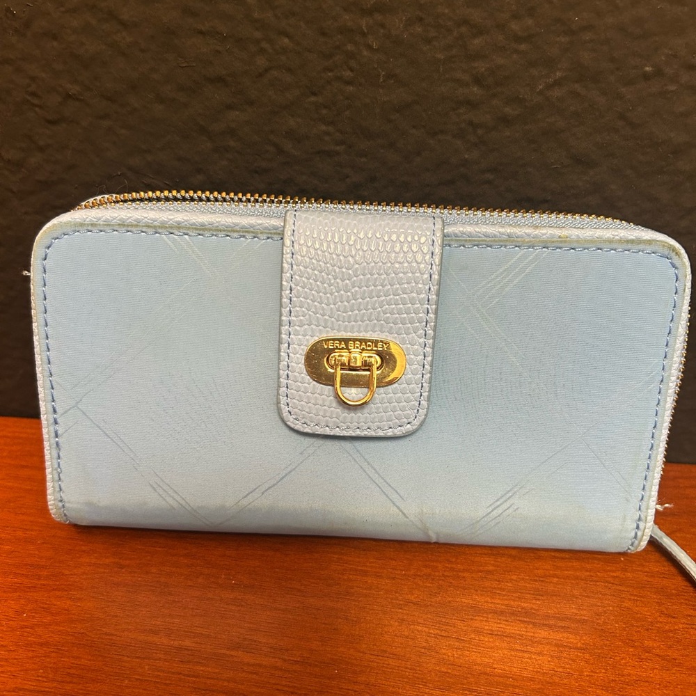 Vera Bradley‎ Sky Blue Solid Pattern Preppy Poly Wallet Designer  EUC *Creasing*